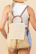 Mochila informal blanca de estilo retro con correas de cuero sintético tejido con paja.