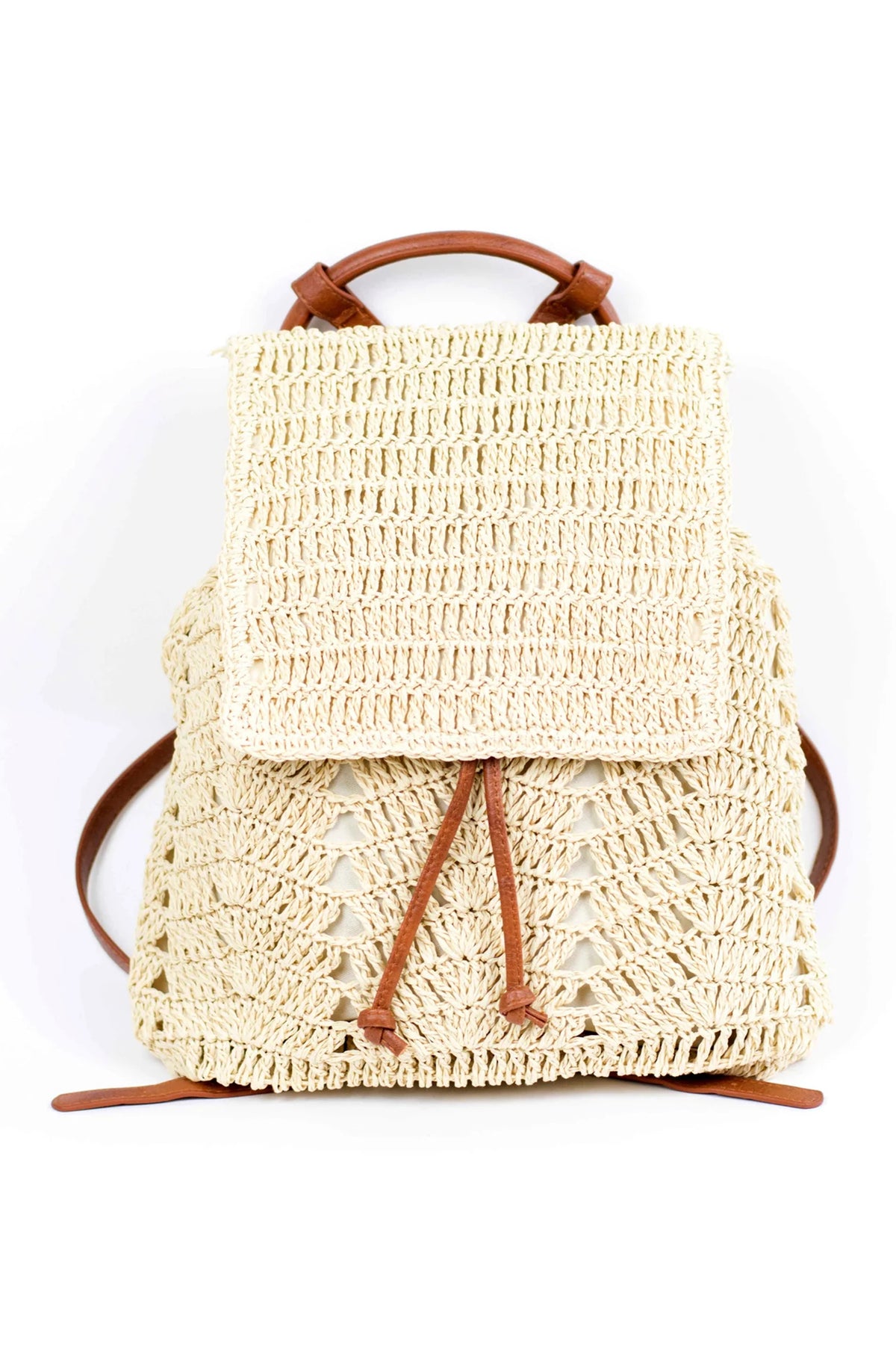 Mochila informal blanca de estilo retro con correas de cuero sintético tejido con paja.