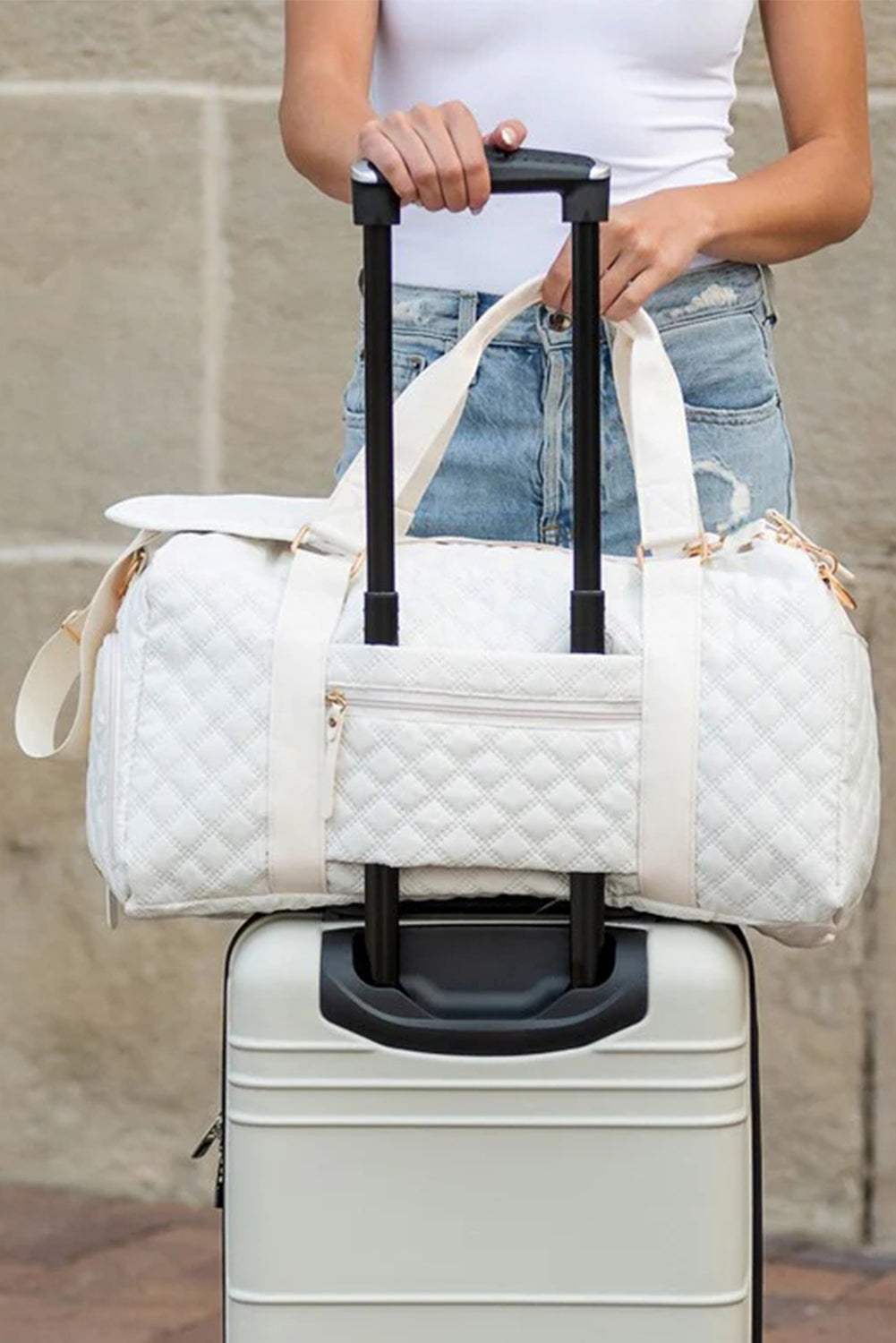Bolsa de viaje impermeable con textura de rombo negro y blanca