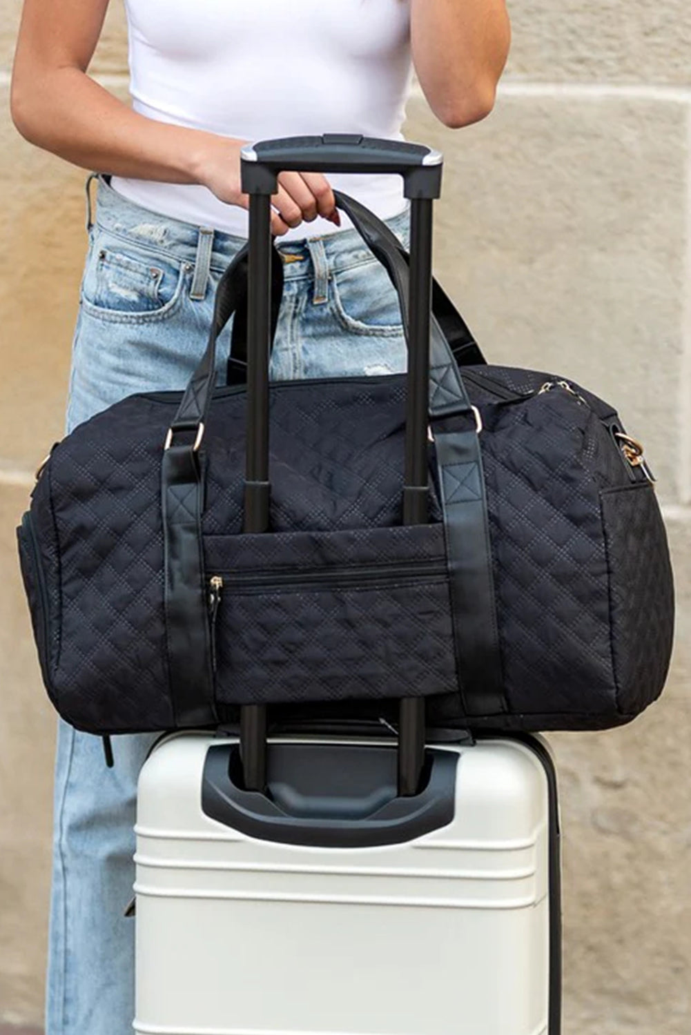 Bolsa de viaje impermeable con textura de rombo negro y blanca