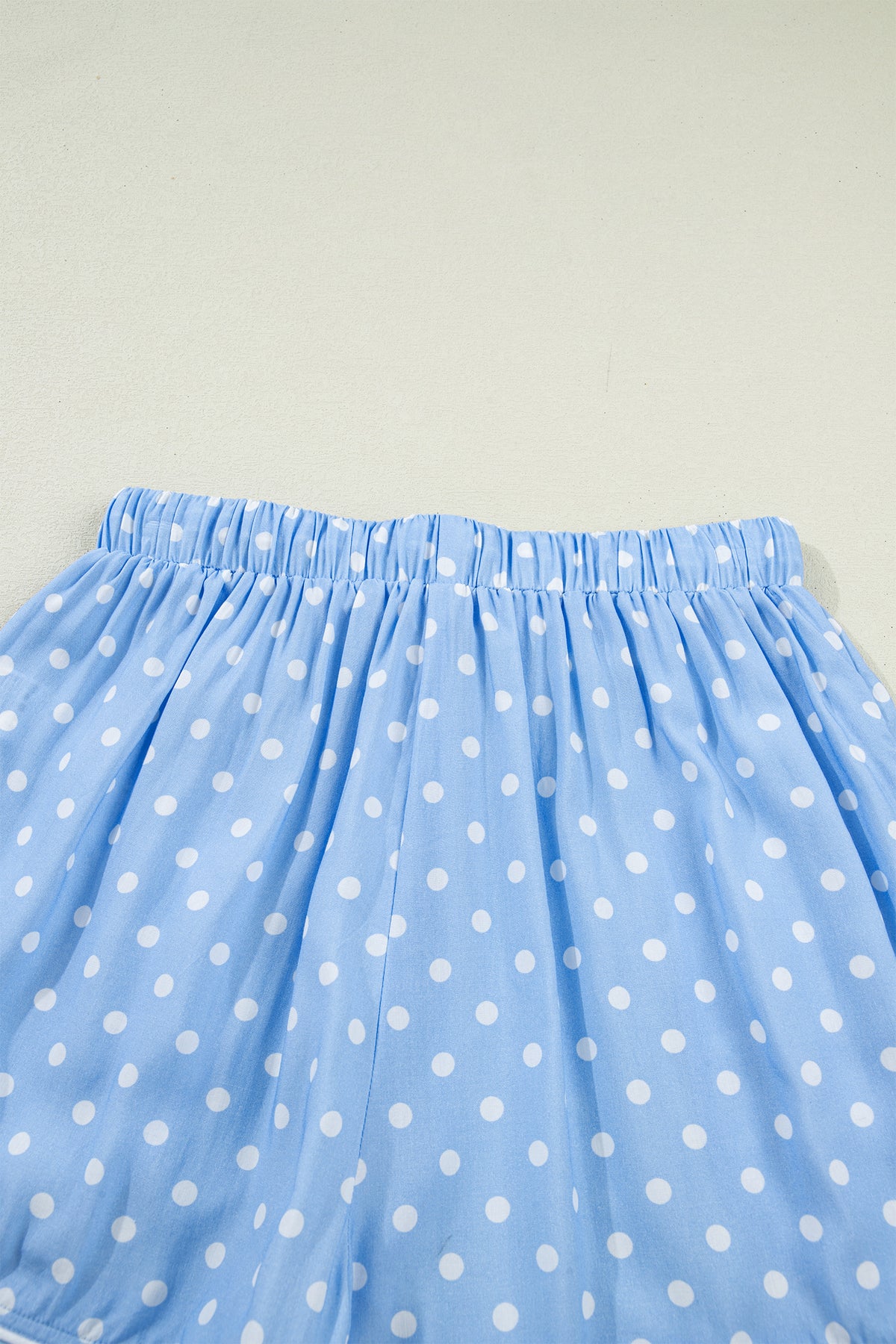 Conjunto de pijama corto suave con estampado de puntos azul cielo