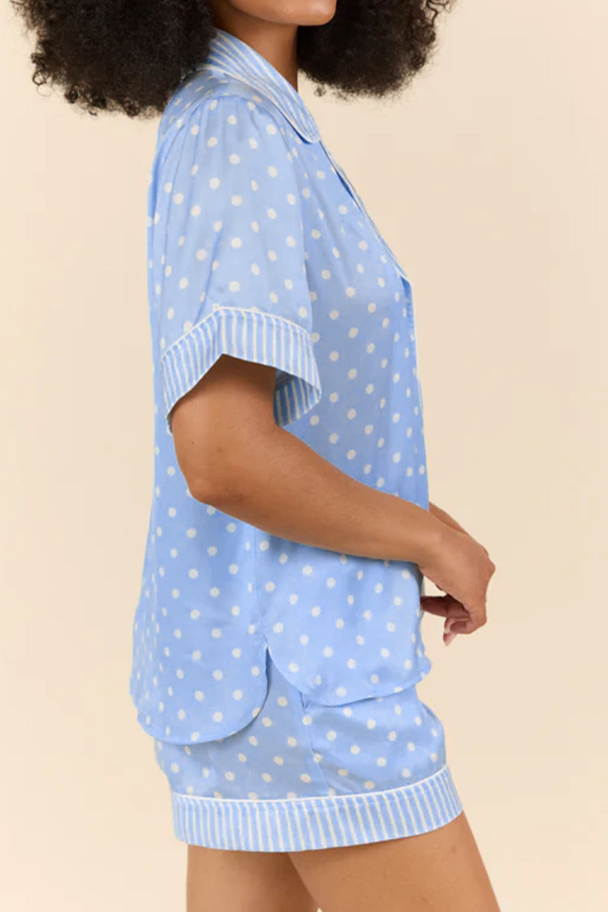 Conjunto de pijama corto suave con estampado de puntos azul cielo