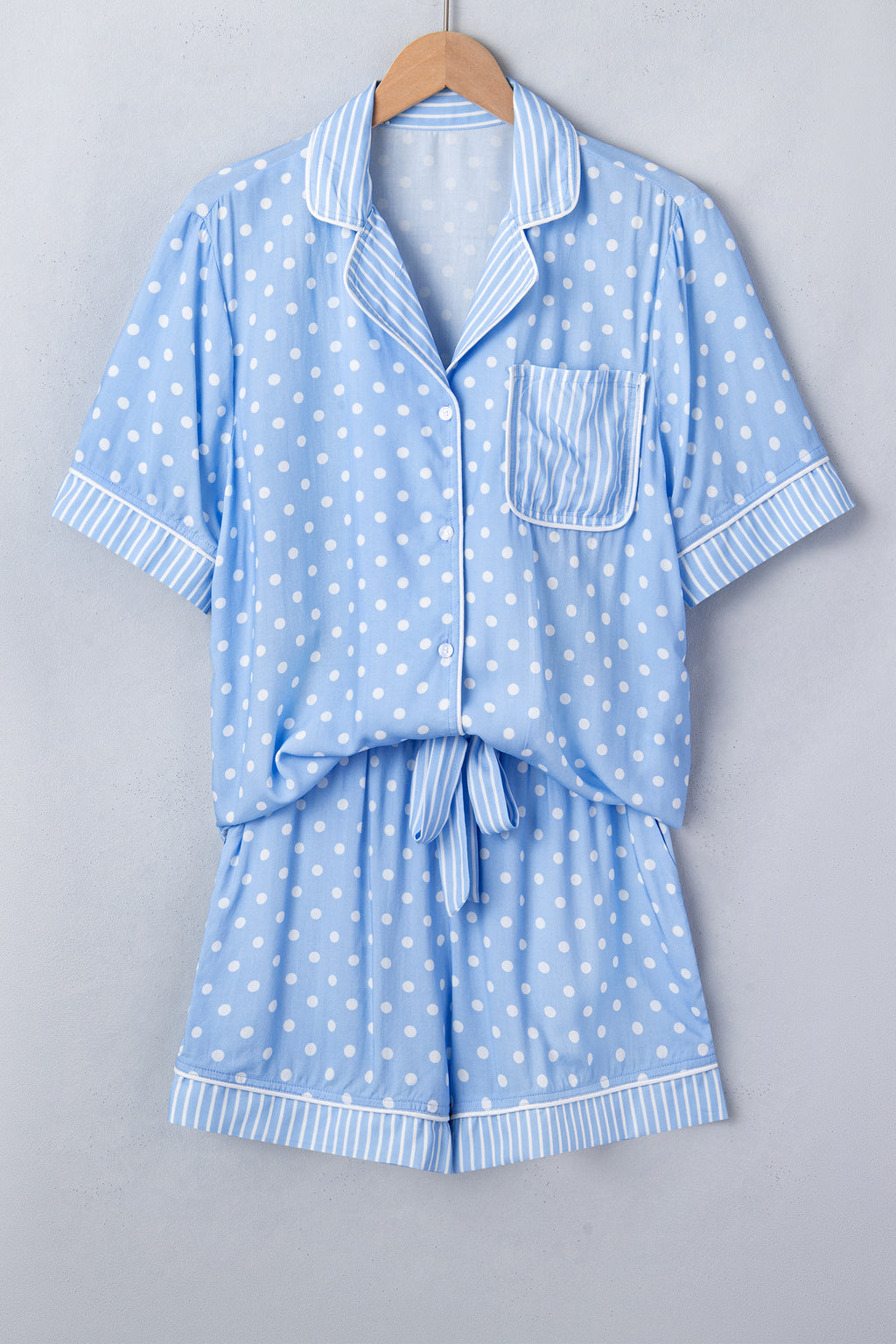 Conjunto de pijama corto suave con estampado de puntos azul cielo