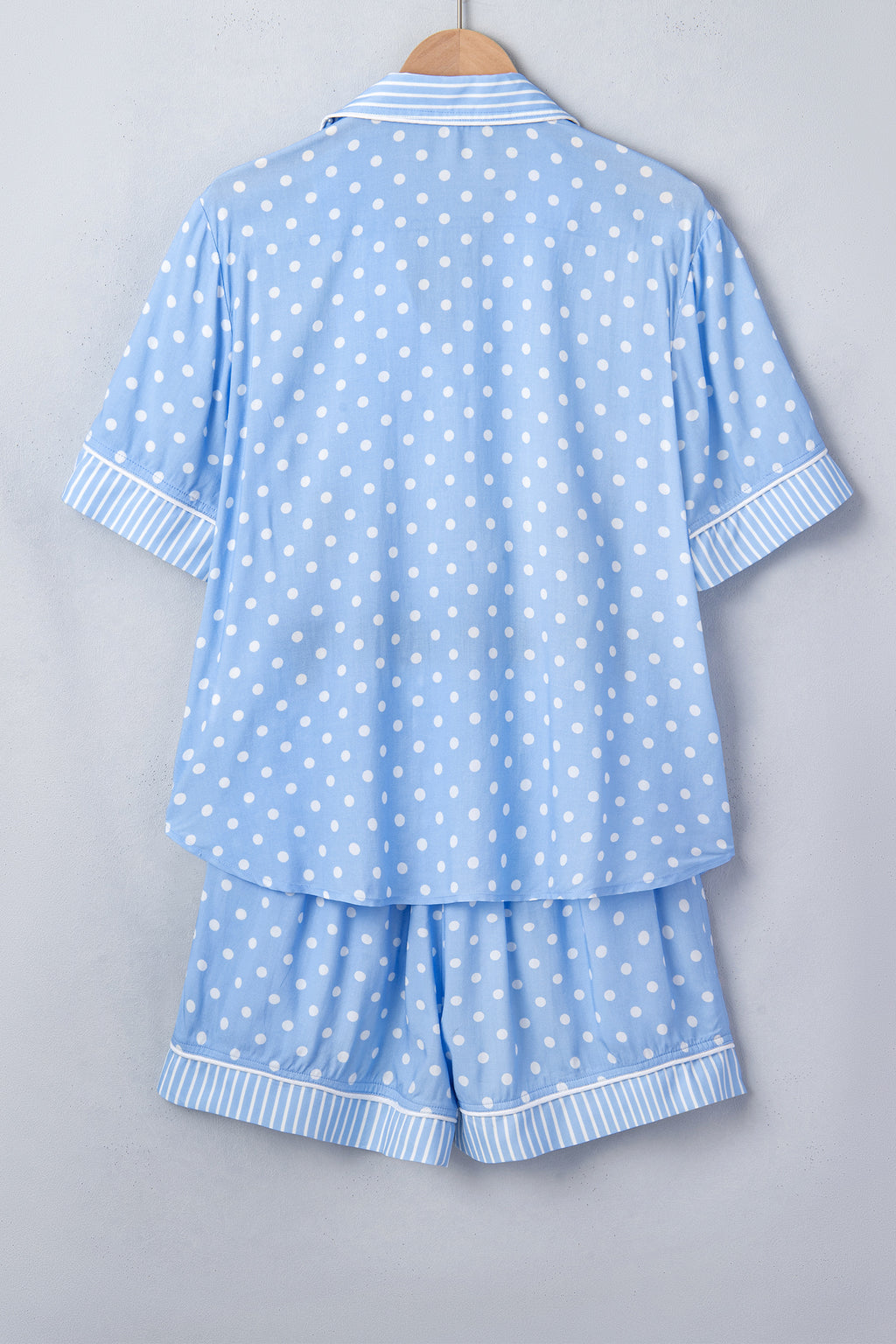 Conjunto de pijama corto suave con estampado de puntos azul cielo