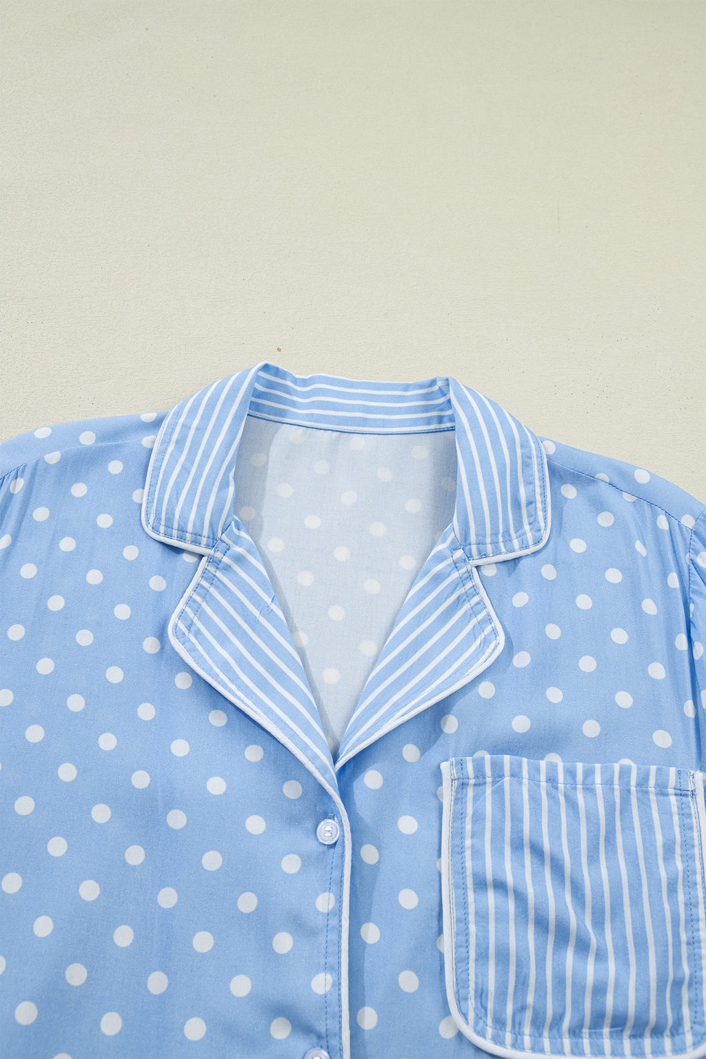 Conjunto de pijama corto suave con estampado de puntos azul cielo