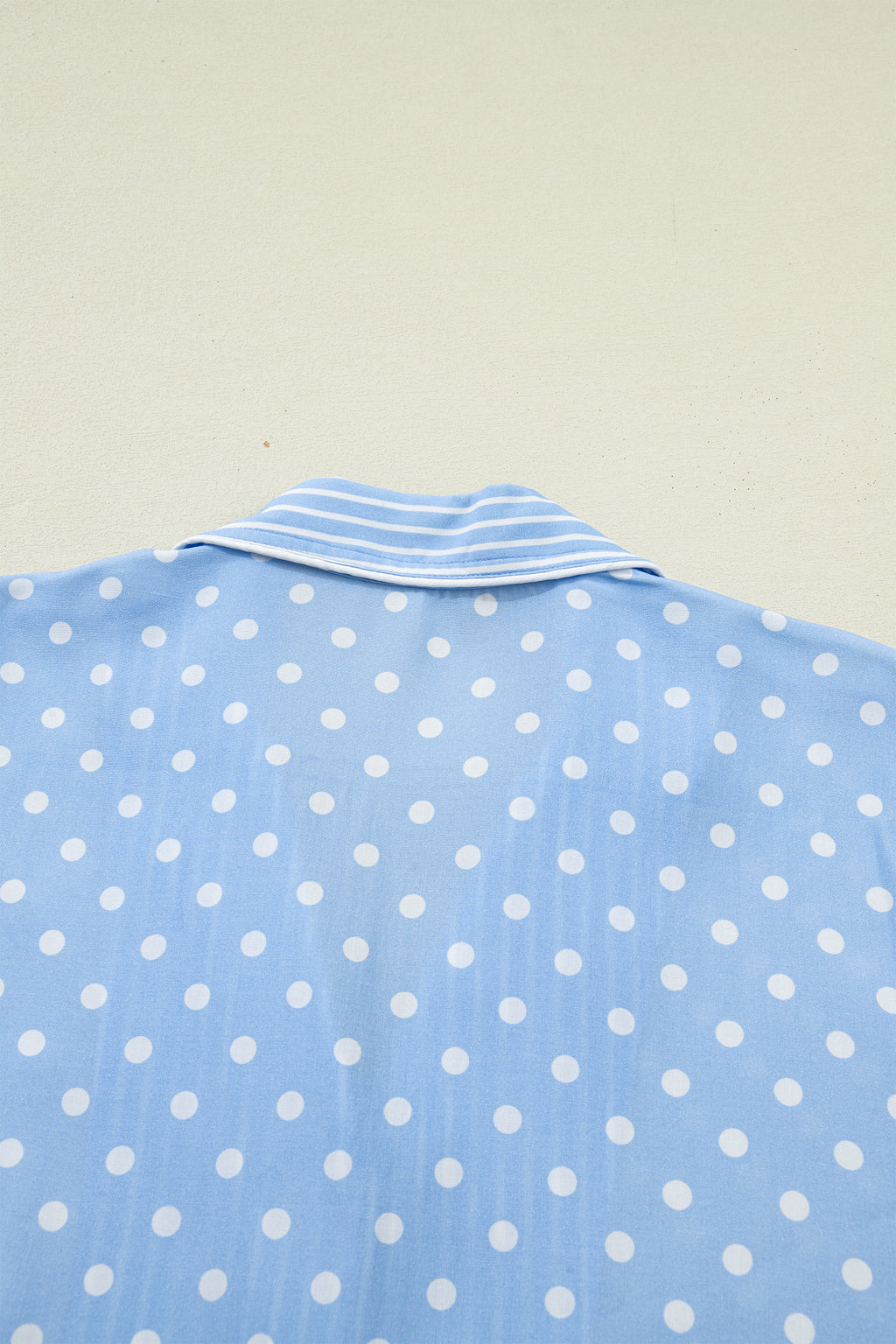 Conjunto de pijama corto suave con estampado de puntos azul cielo