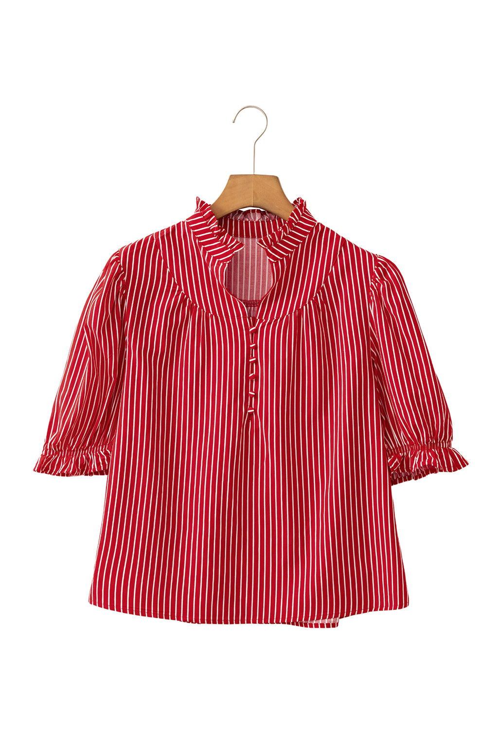 Blusa de manga corta abullonada con volantes y rayas azules, con botones en la parte delantera.