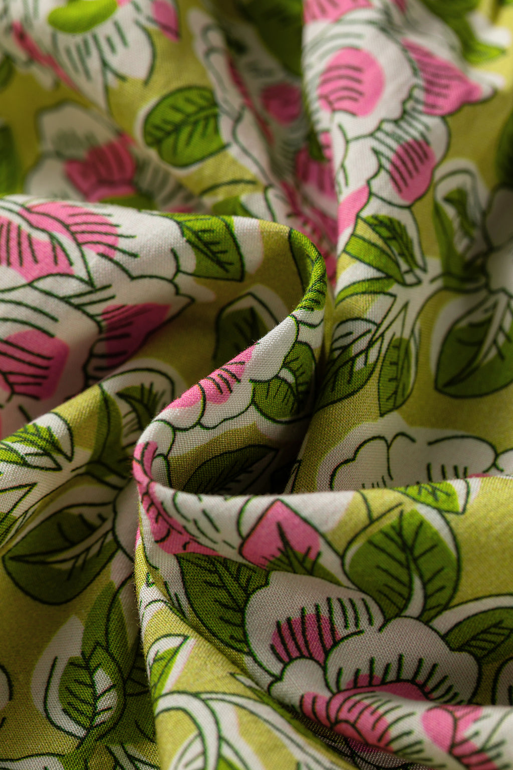 Camiseta sin mangas estilo babydoll con tirantes anudados y estampado floral verde