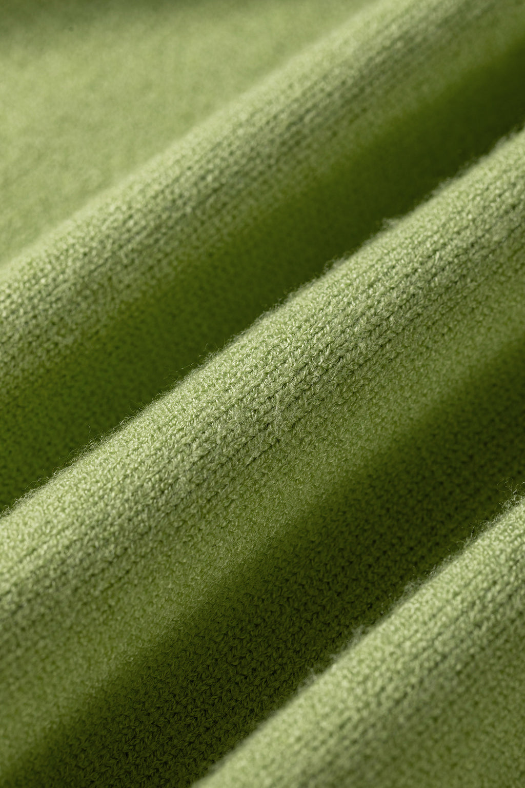 Suéter de cuello redondo extragrande único de punto con diseño de pez en color verde niebla de pradera.