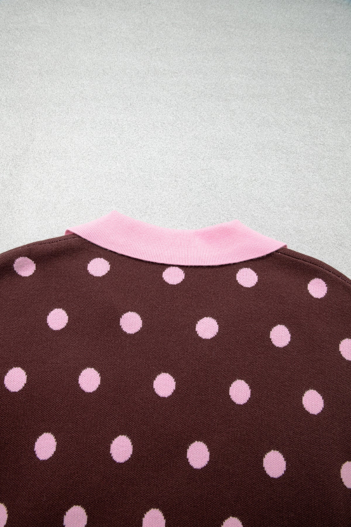 Jersey holgado con cuello y bloques de color con estampado de lunares rosas