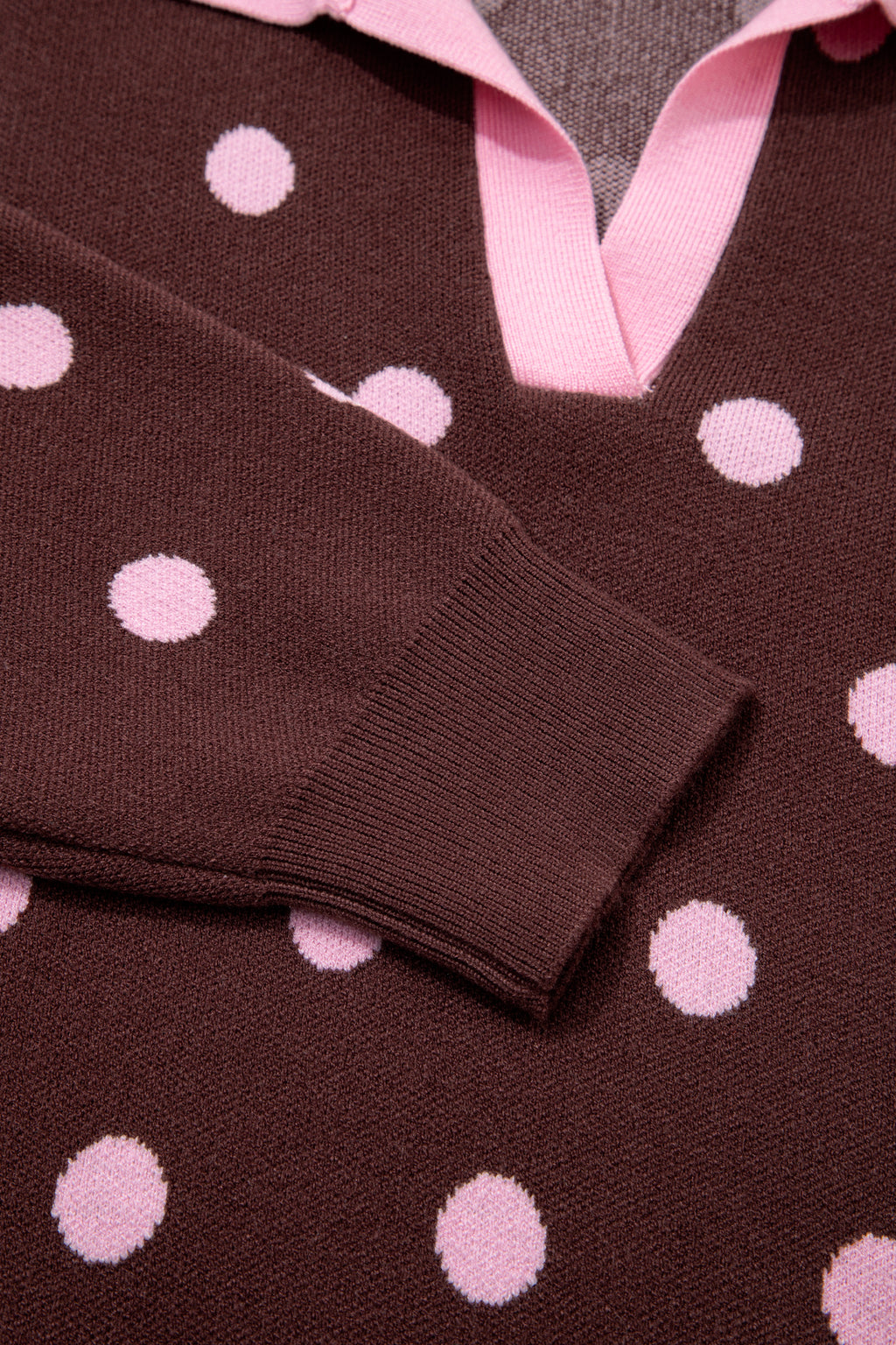 Jersey holgado con cuello y bloques de color con estampado de lunares rosas