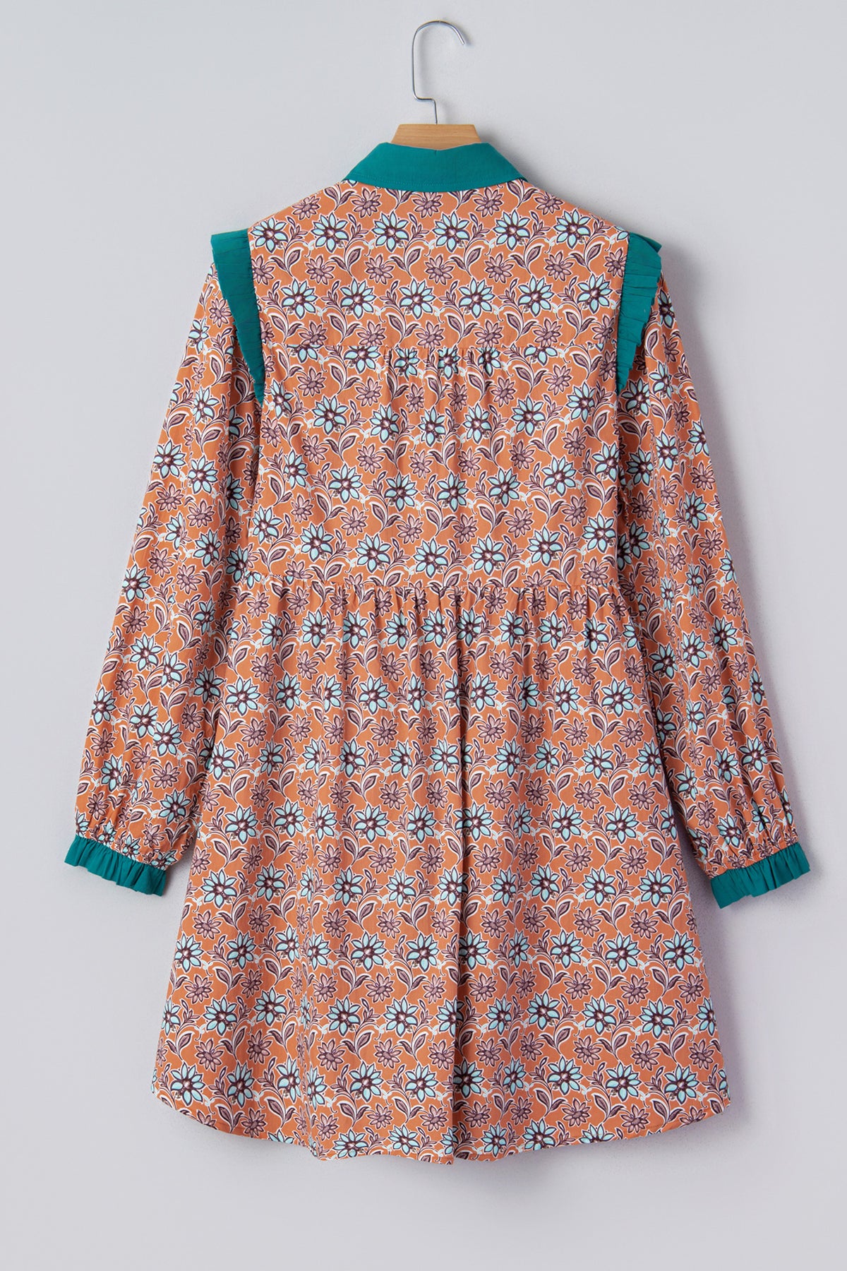 Minivestido camisero con cuello en contraste y estampado floral bohemio en color naranja
