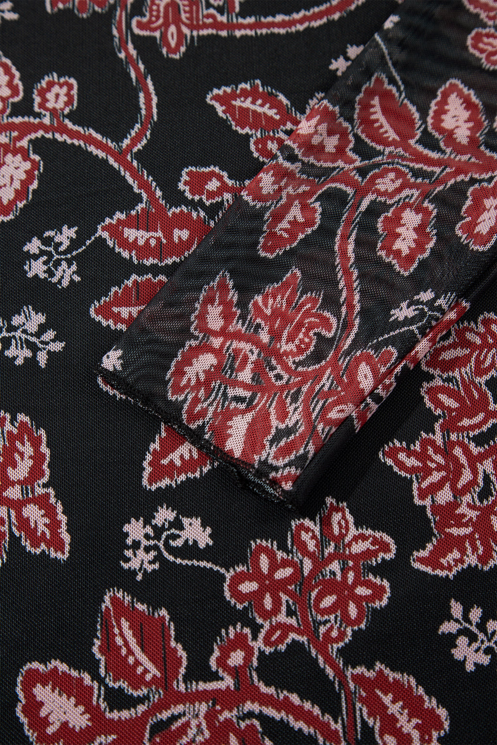 Vestido informal de malla negro con estampado floral retro y manga larga