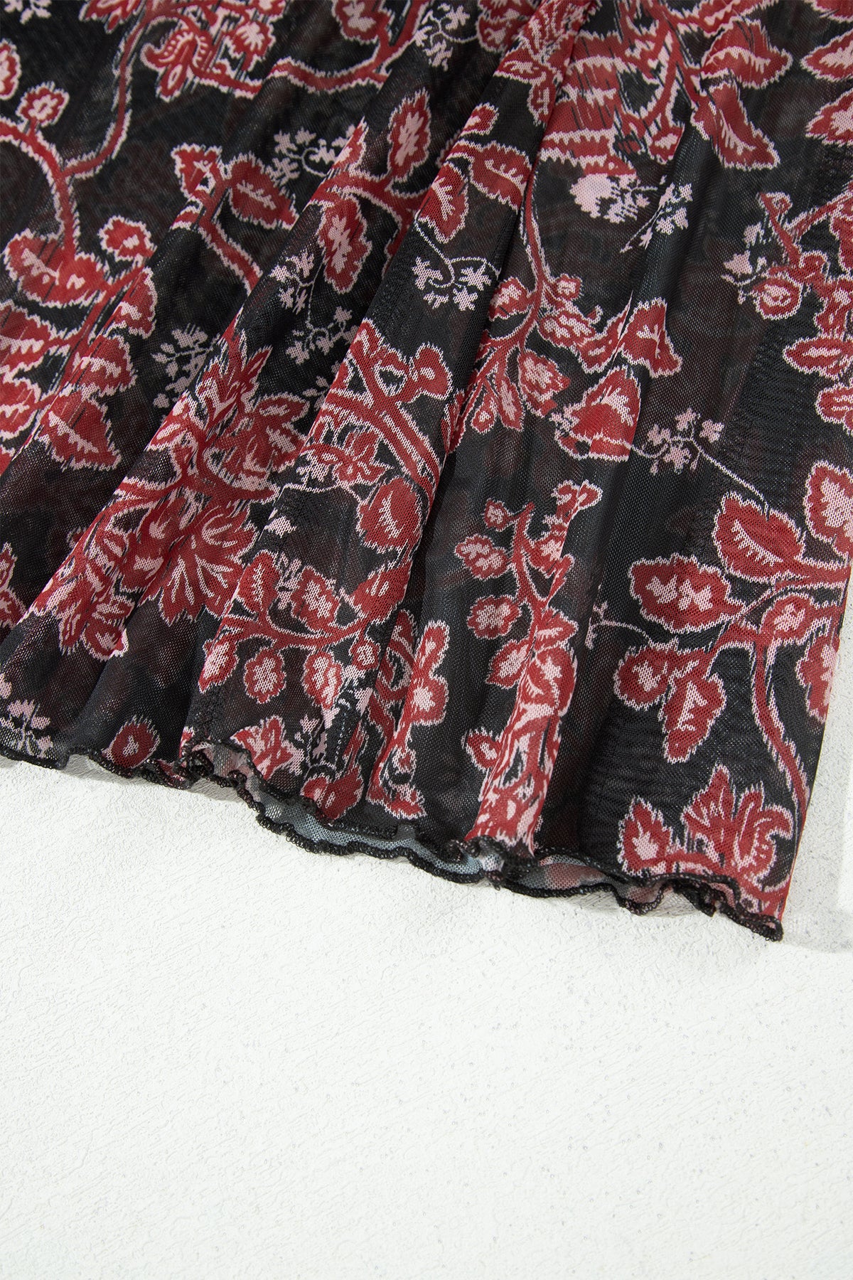 Vestido informal de malla negro con estampado floral retro y manga larga
