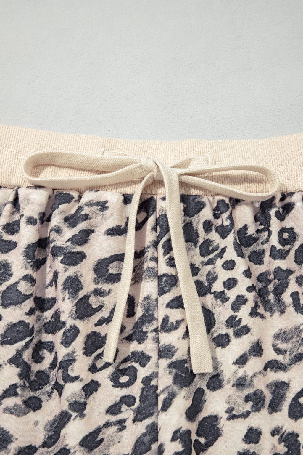 Conjunto de pantalón con capucha, cremallera y cordón ajustable con estampado de leopardo multicolor