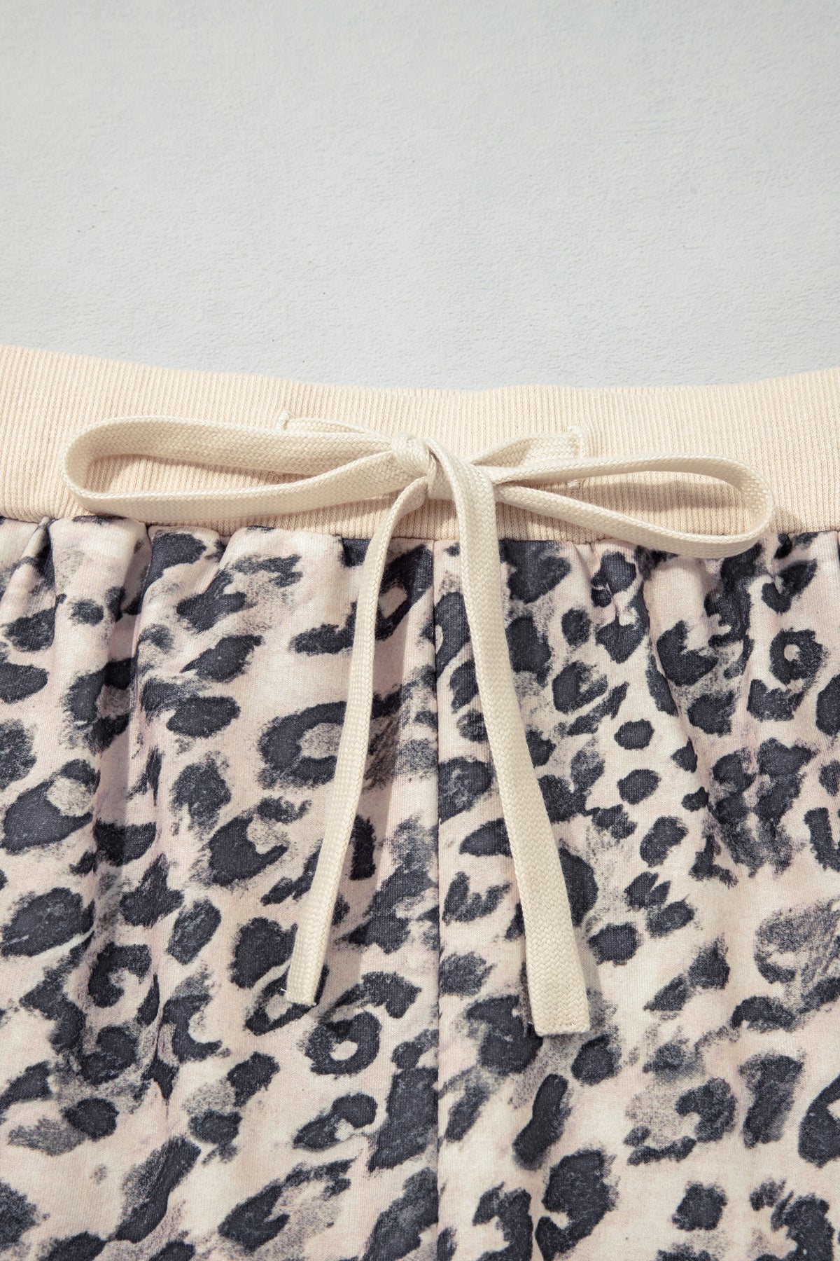 Conjunto de pantalón con capucha, cremallera y cordón ajustable con estampado de leopardo multicolor