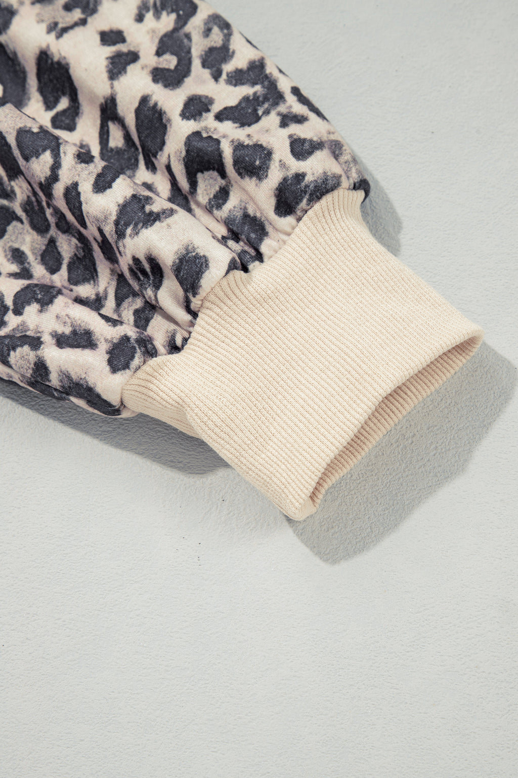 Conjunto de pantalón con capucha, cremallera y cordón ajustable con estampado de leopardo multicolor