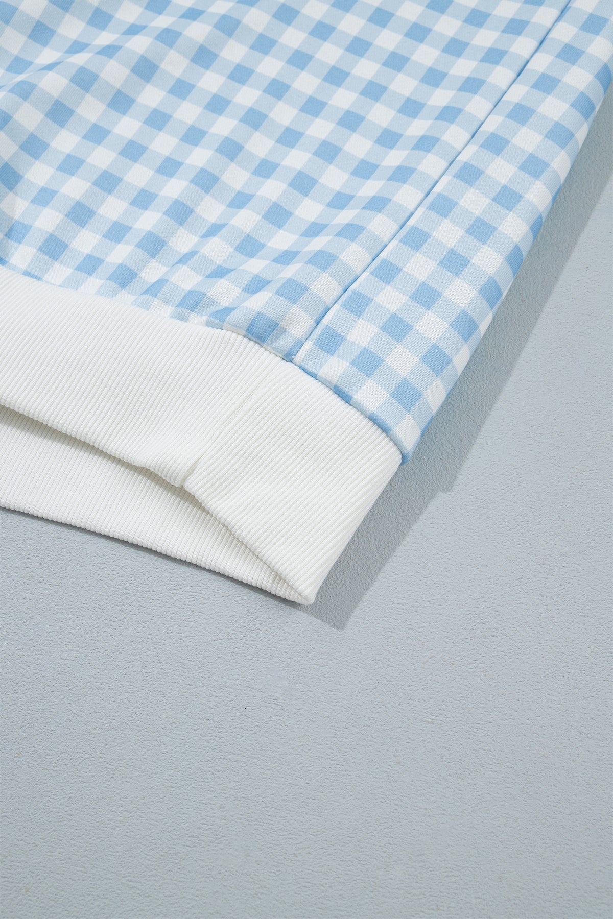 Conjunto de 2 piezas: jersey holgado de cuadros azul cielo con cordón ajustable y shorts casuales.