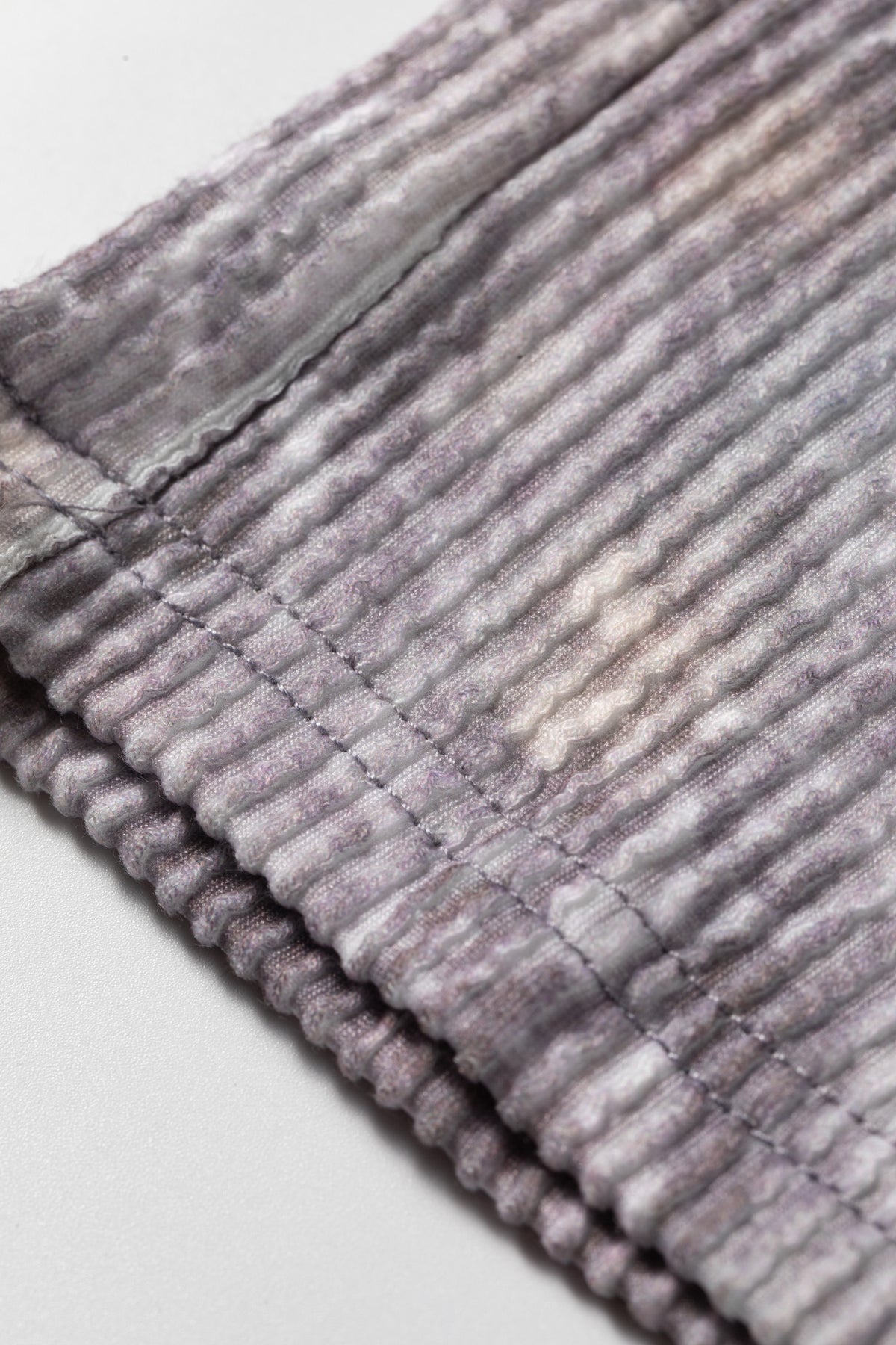 Mono largo informal sin mangas con estampado de camuflaje marrón y tejido acanalado.