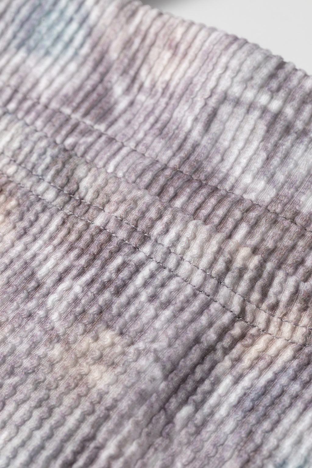Mono largo informal sin mangas con estampado de camuflaje marrón y tejido acanalado.