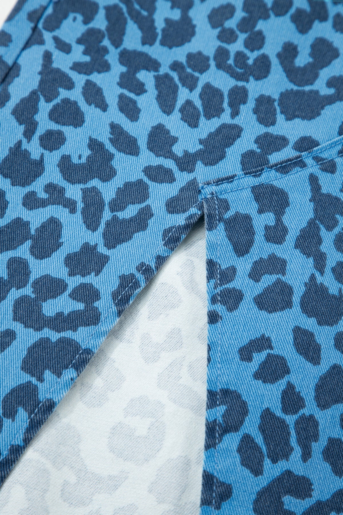 Falda vaquera larga informal de uso diario con estampado de leopardo azul cielo y marron