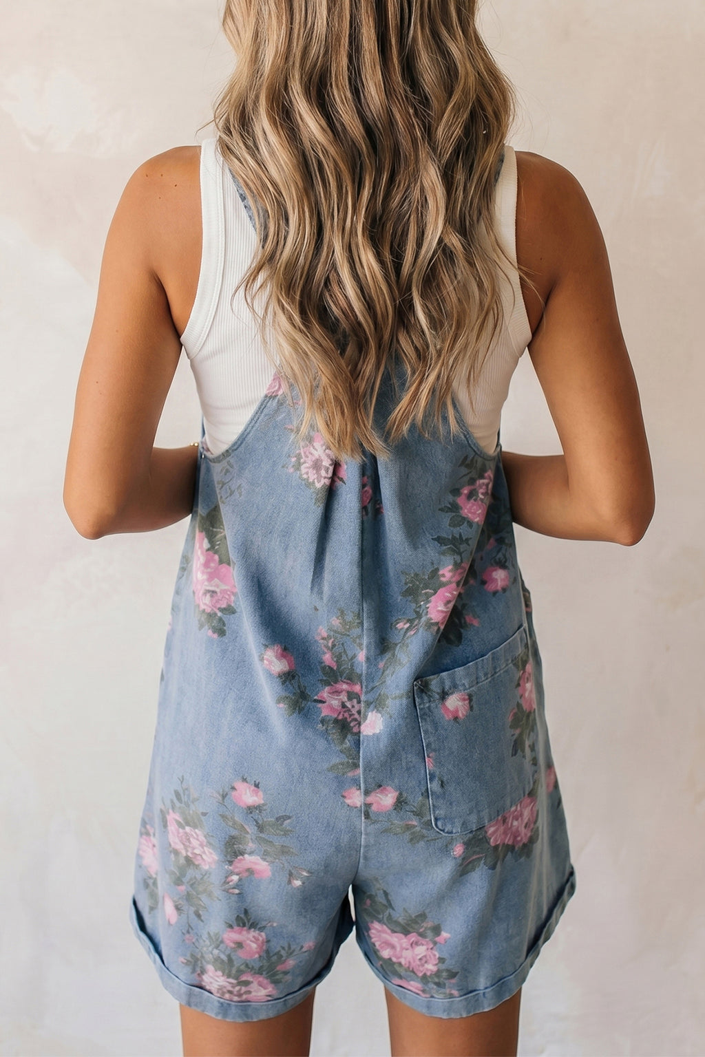 Peto corto vaquero con estampado floral de Myosotis