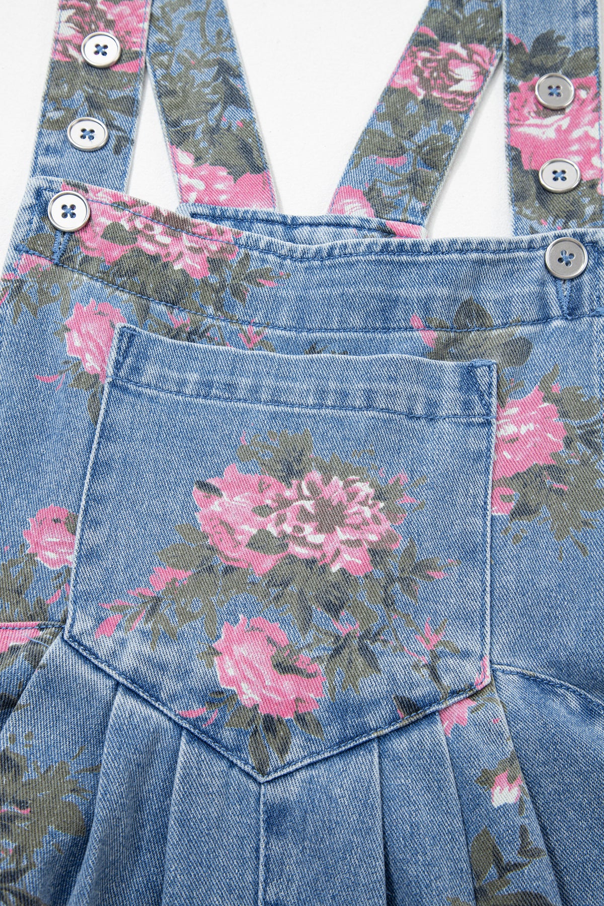 Peto corto vaquero con estampado floral de Myosotis