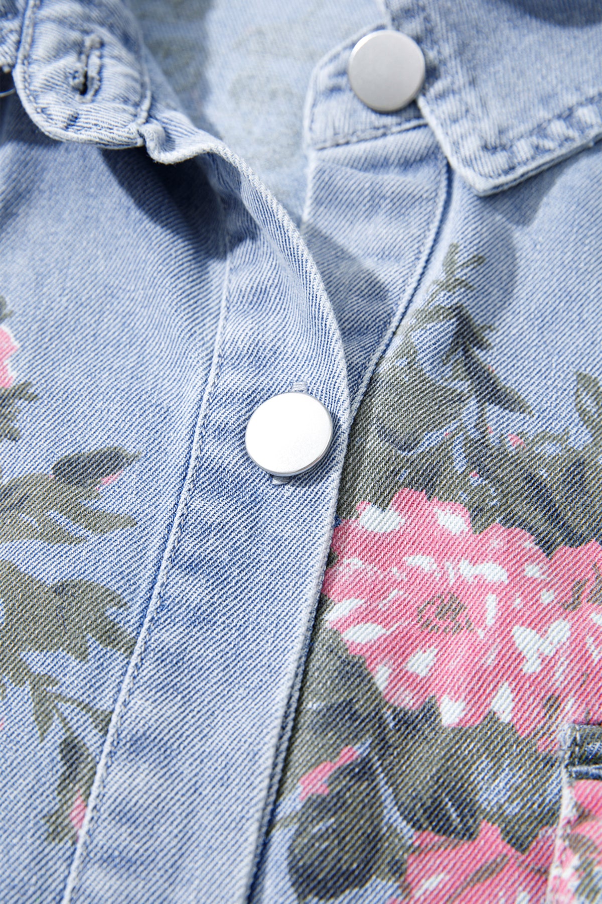 Vestido camisero de manga corta con botones y estampado floral en azul cielo