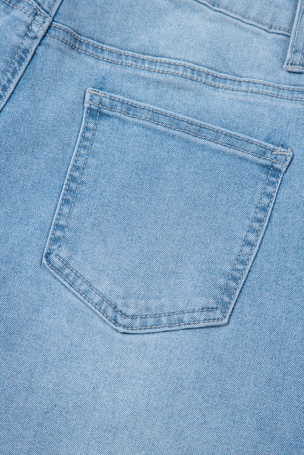 Vaqueros Beau Blue de talle alto, corte holgado y bolsillos de parche