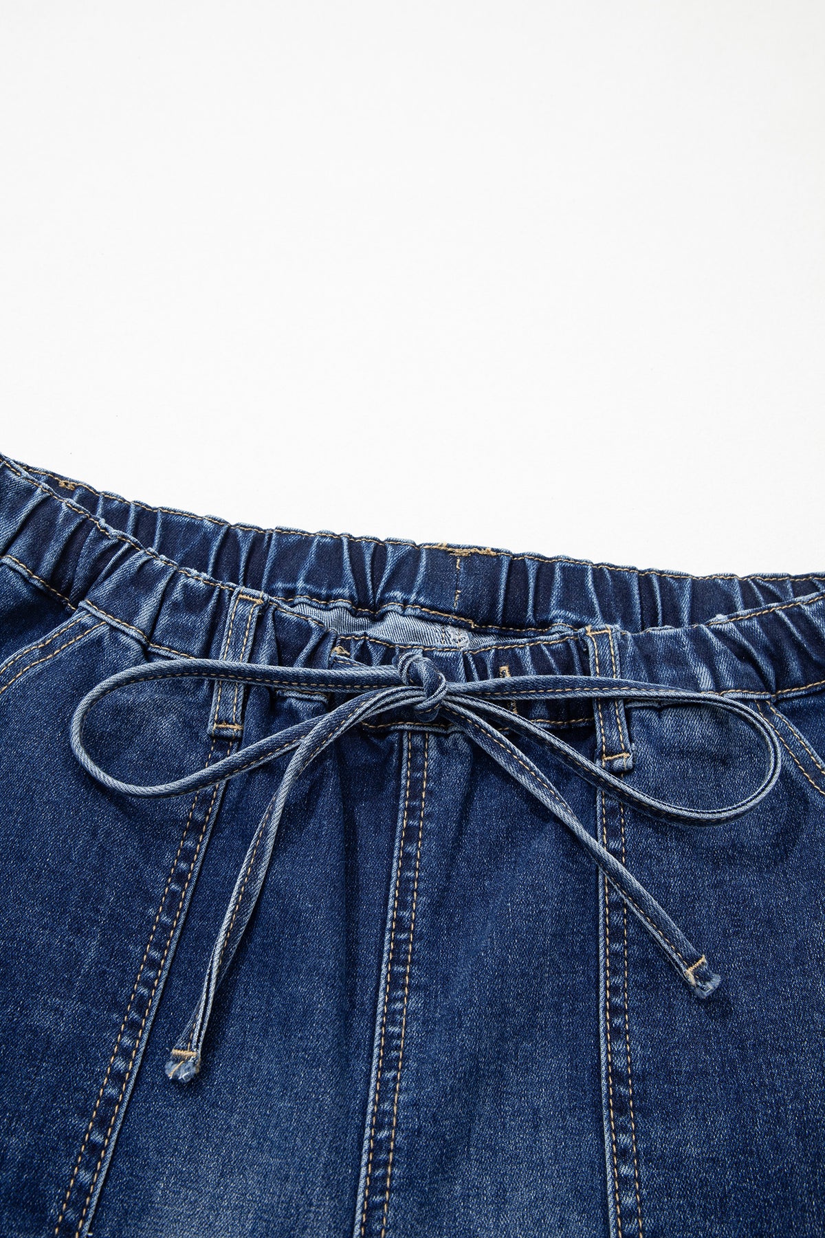 Pantalones vaqueros de pierna ancha con detalle de cordón