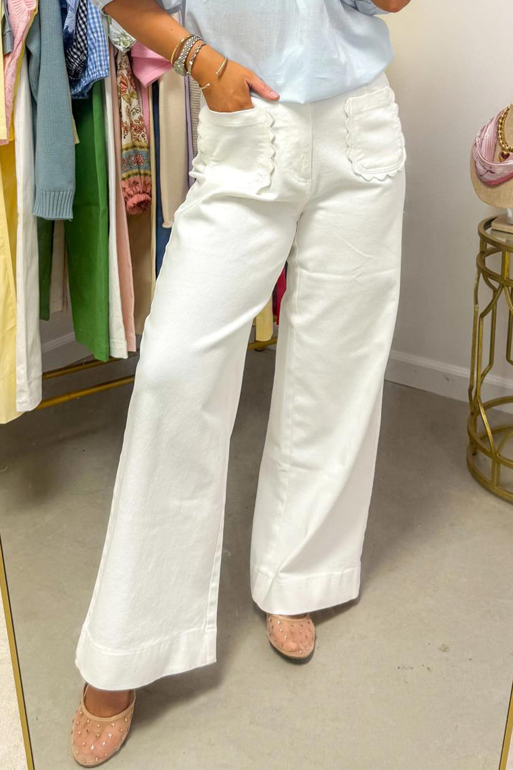Vaqueros rectos de color blanco liso con bolsillo