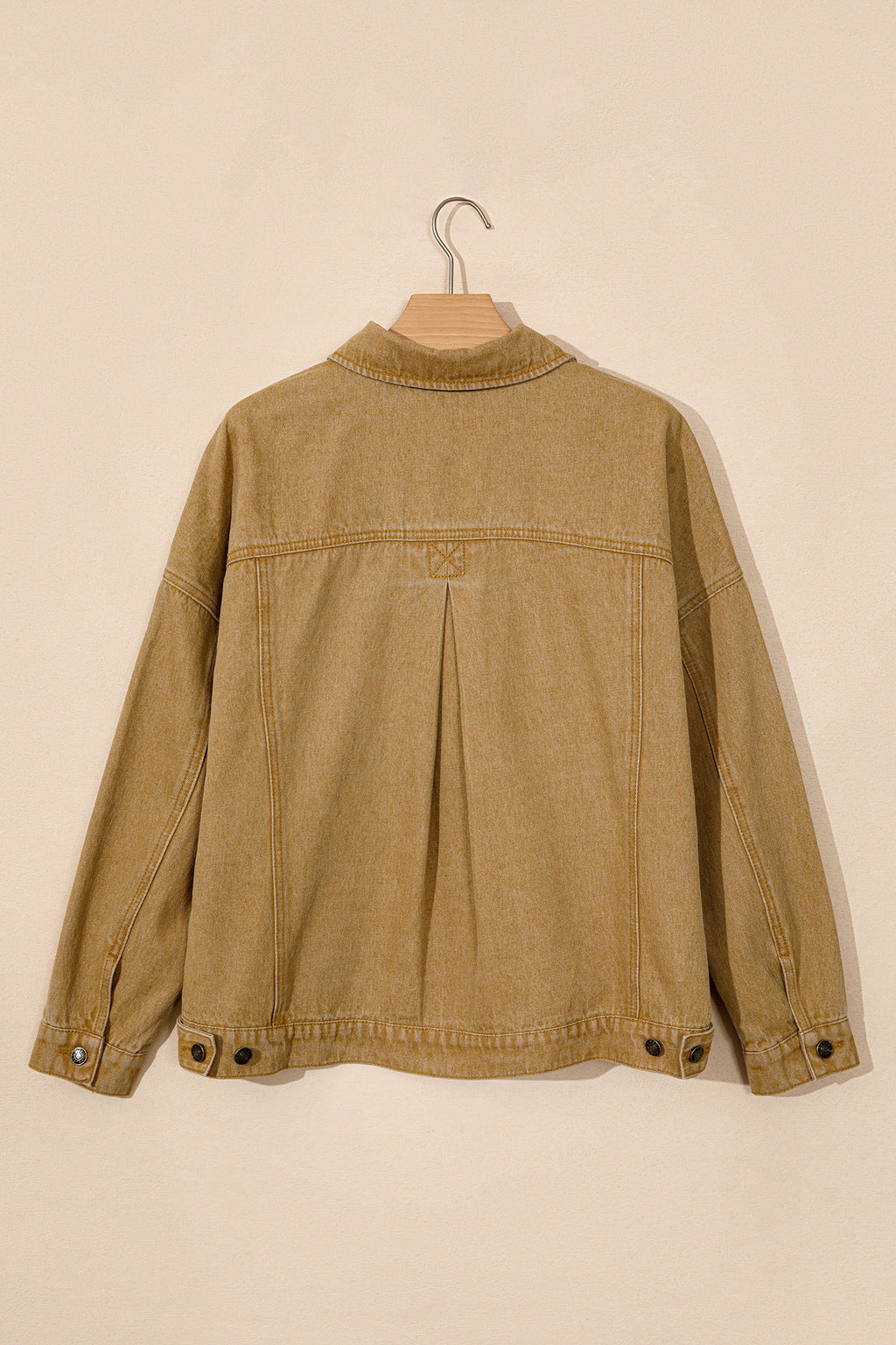 Chaqueta vaquera de manga larga con cuello y botones metálicos color miel