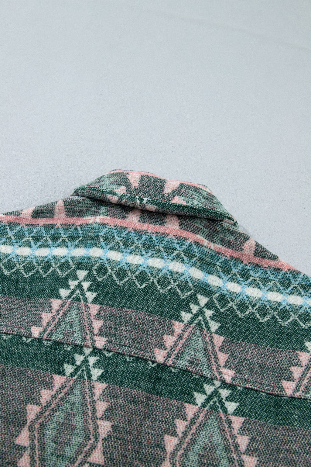 Chaqueta de manga larga con botones delanteros y estampado geométrico verde