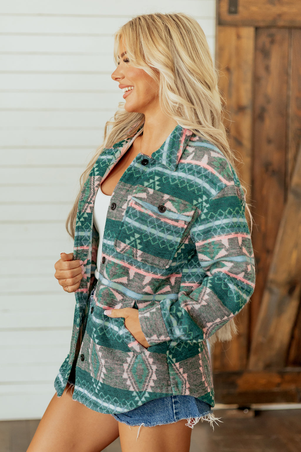 Chaqueta de manga larga con botones delanteros y estampado geométrico verde