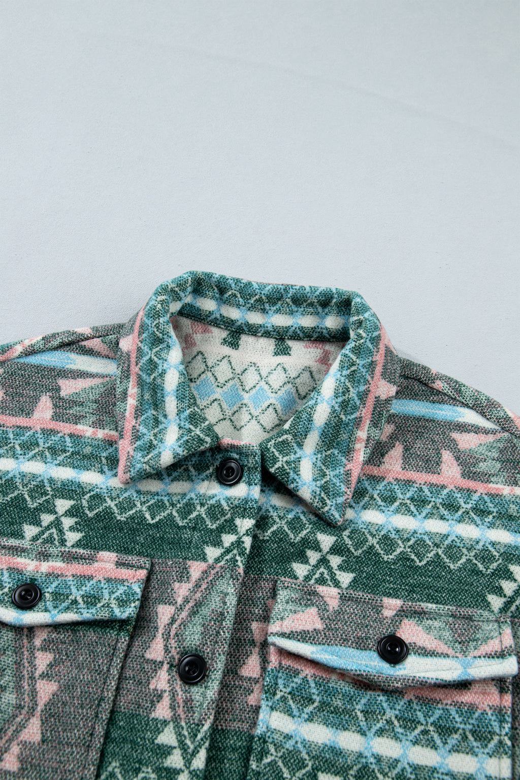 Chaqueta de manga larga con botones delanteros y estampado geométrico verde