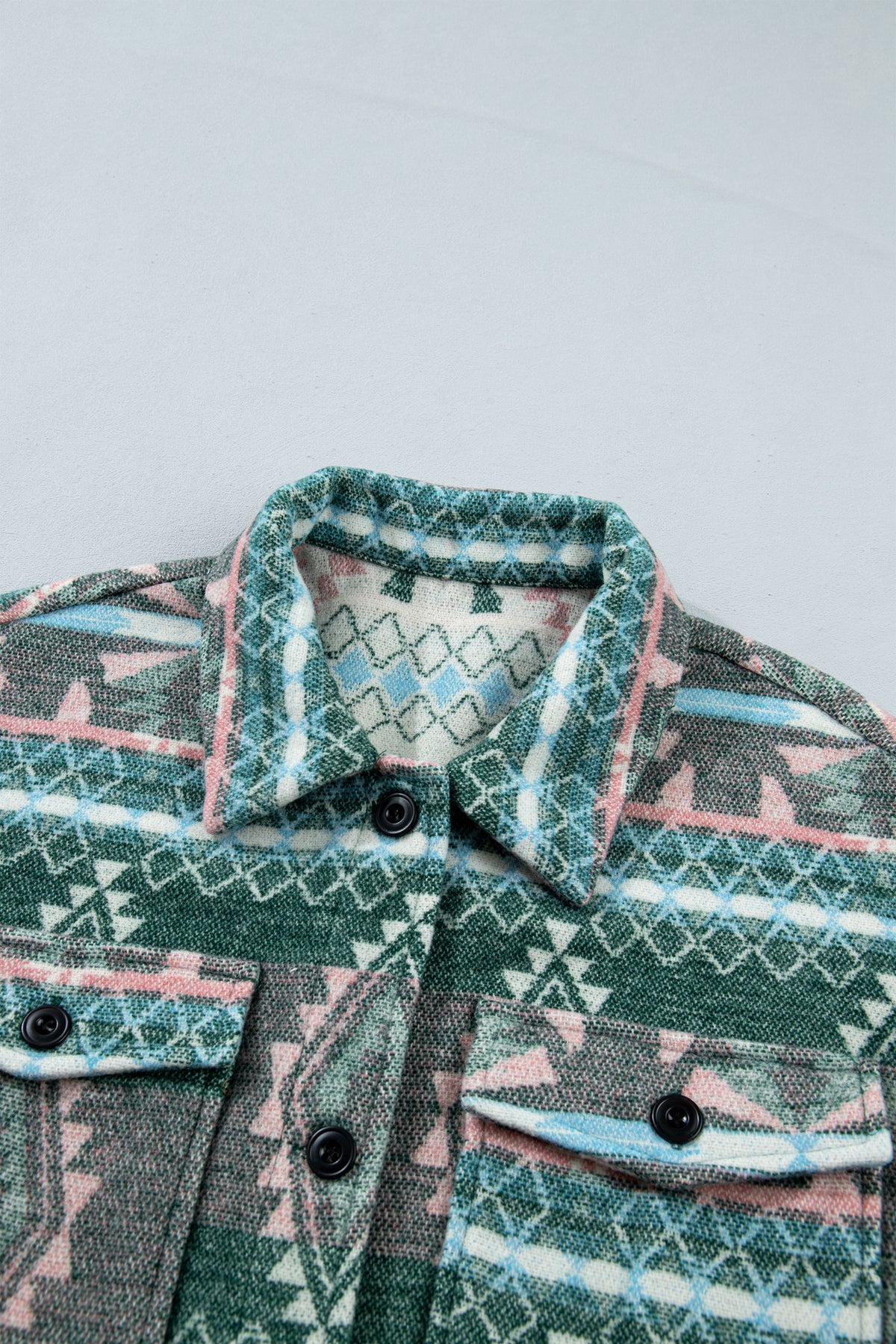 Chaqueta de manga larga con botones delanteros y estampado geométrico verde