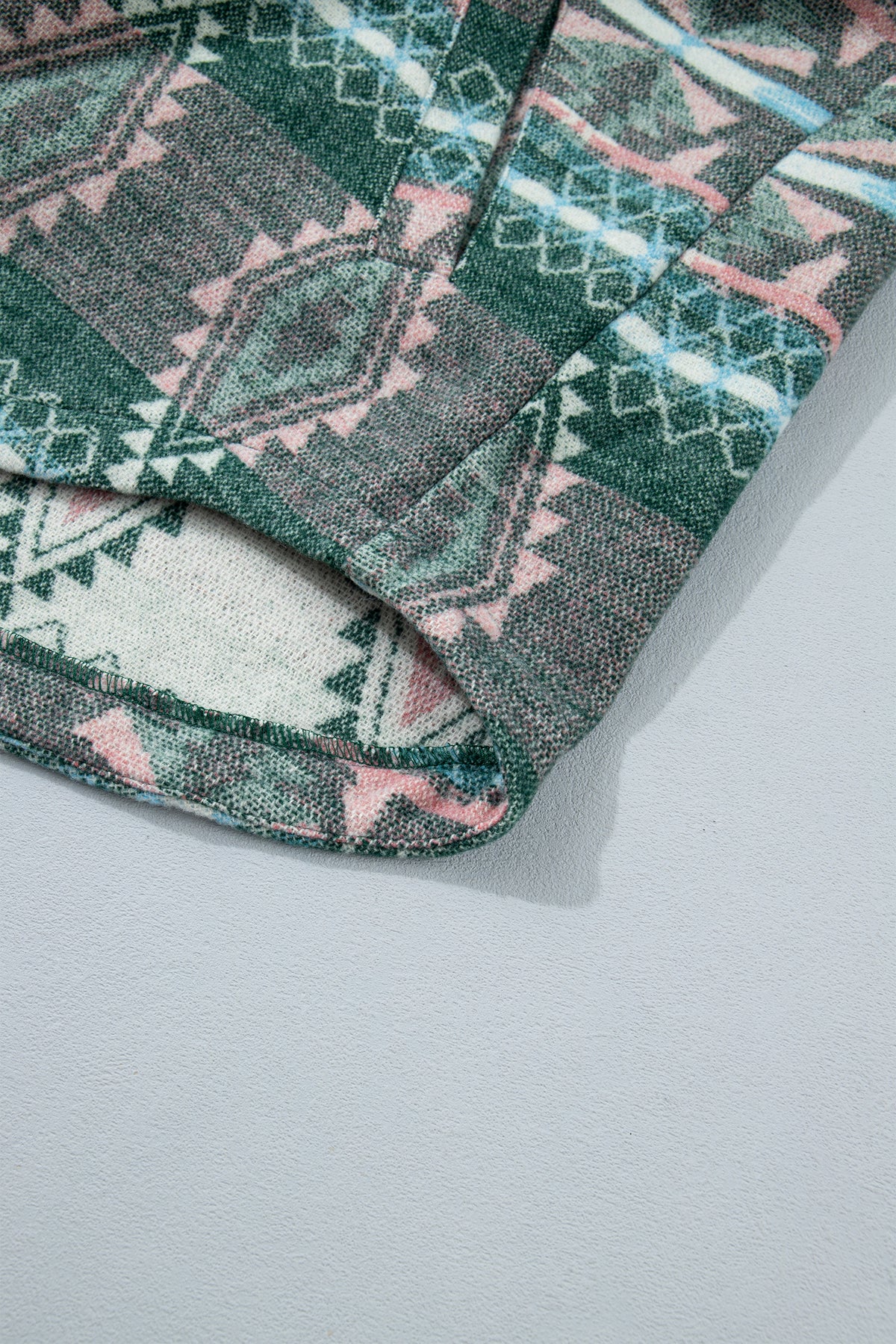 Chaqueta de manga larga con botones delanteros y estampado geométrico verde