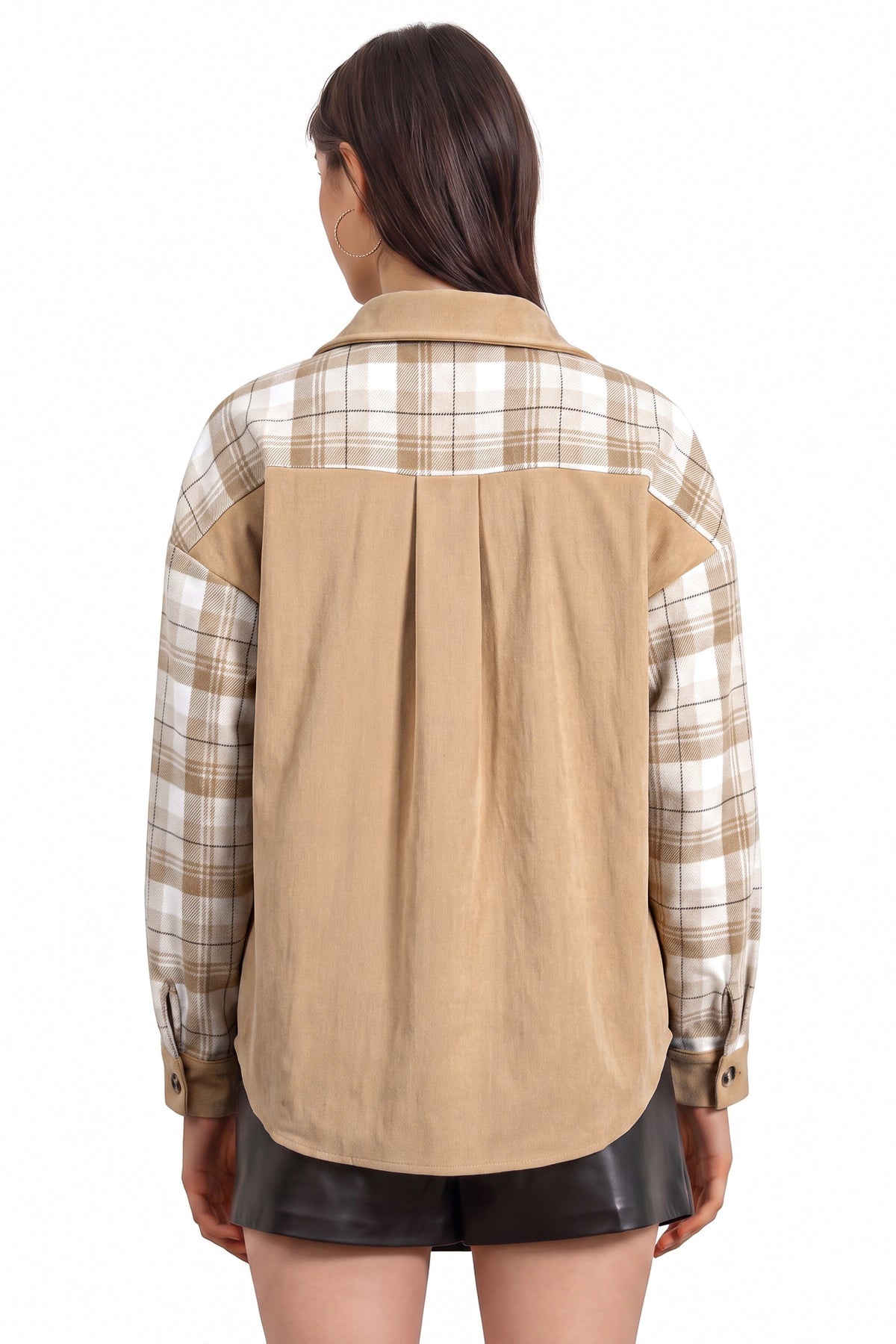 Camisa de corte recto con cuello a cuadros color block en color beige francés claro