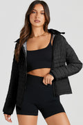 Chaqueta acolchada negra lisa con cremallera